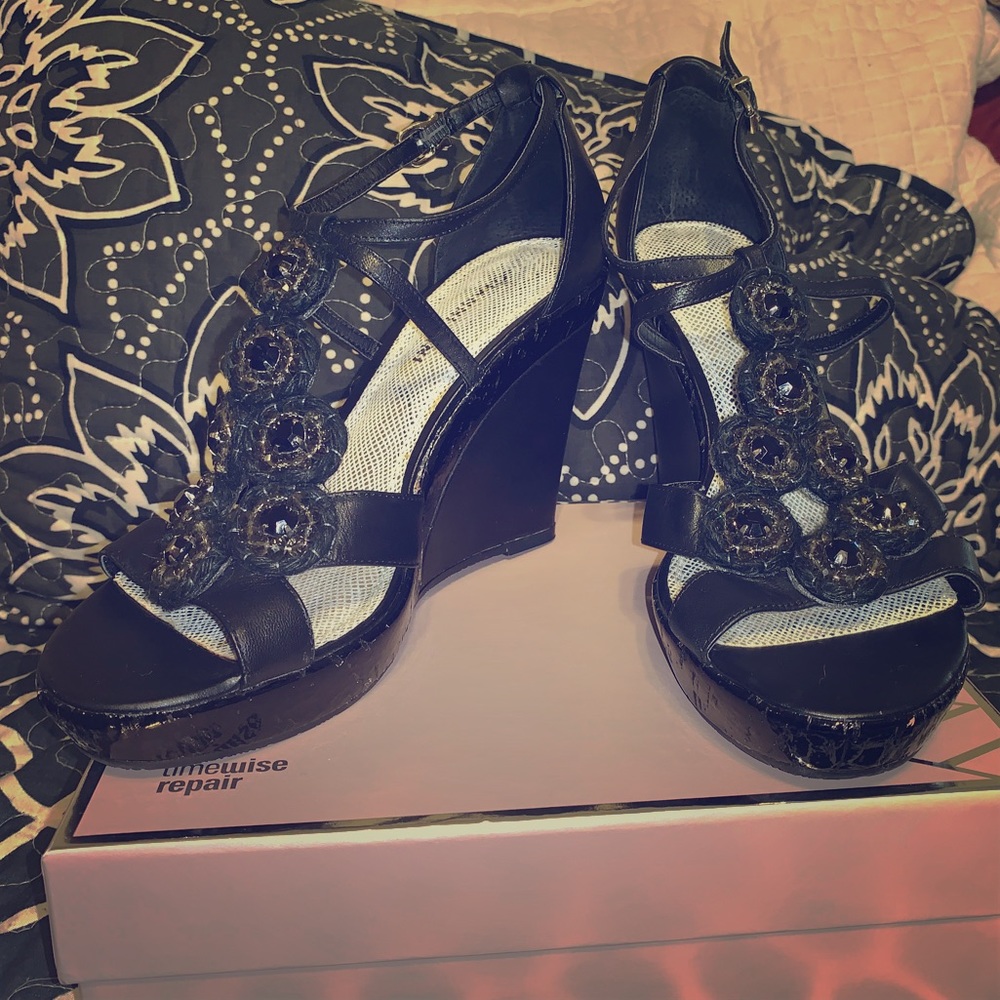 Black Gianni Bini Wedges